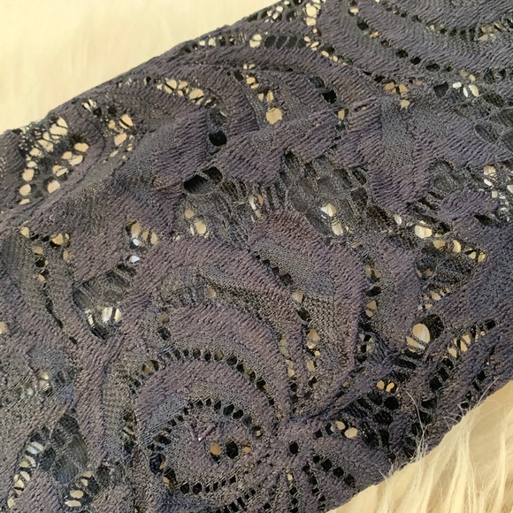 Lace peplum dress - Picture 5 of 6